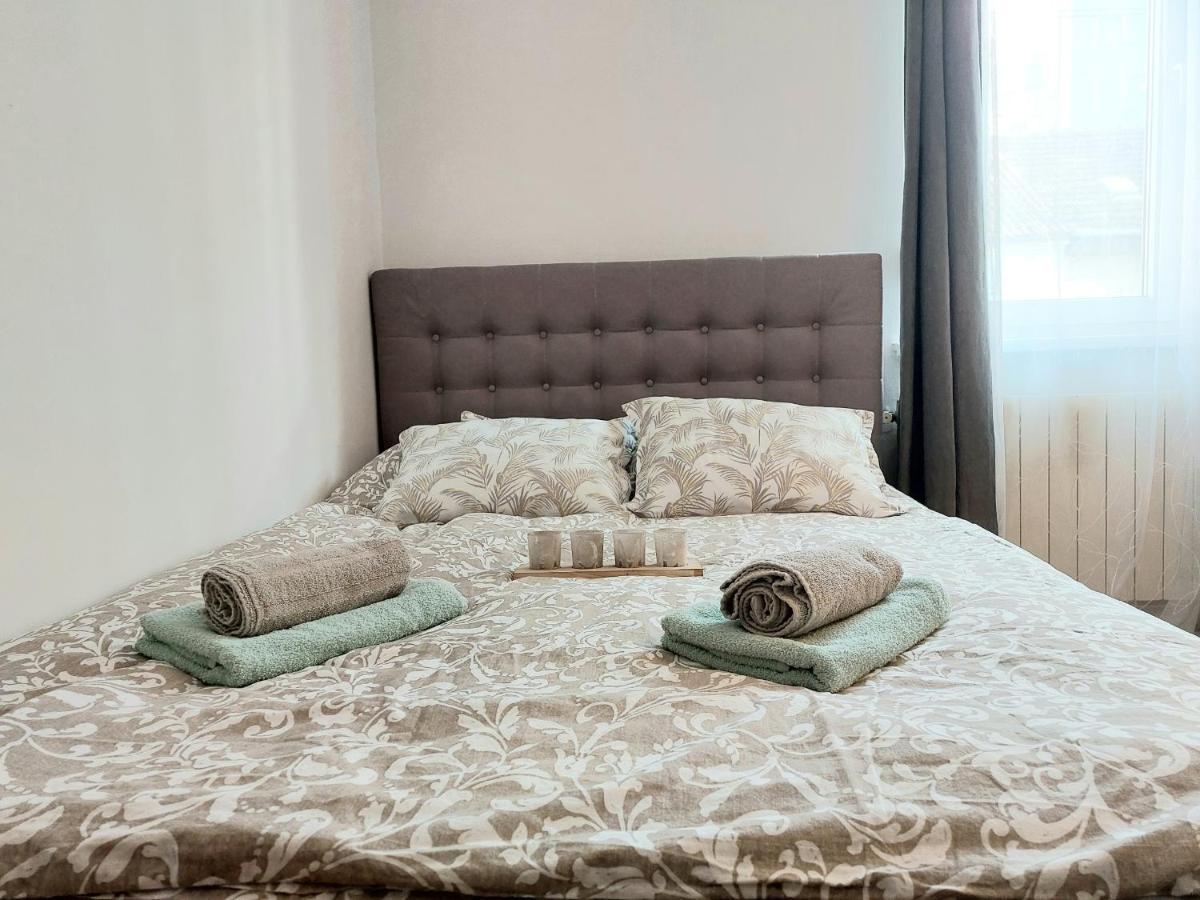 Gm Apartment, Free Private Parking ซาเกร็บ ภายนอก รูปภาพ