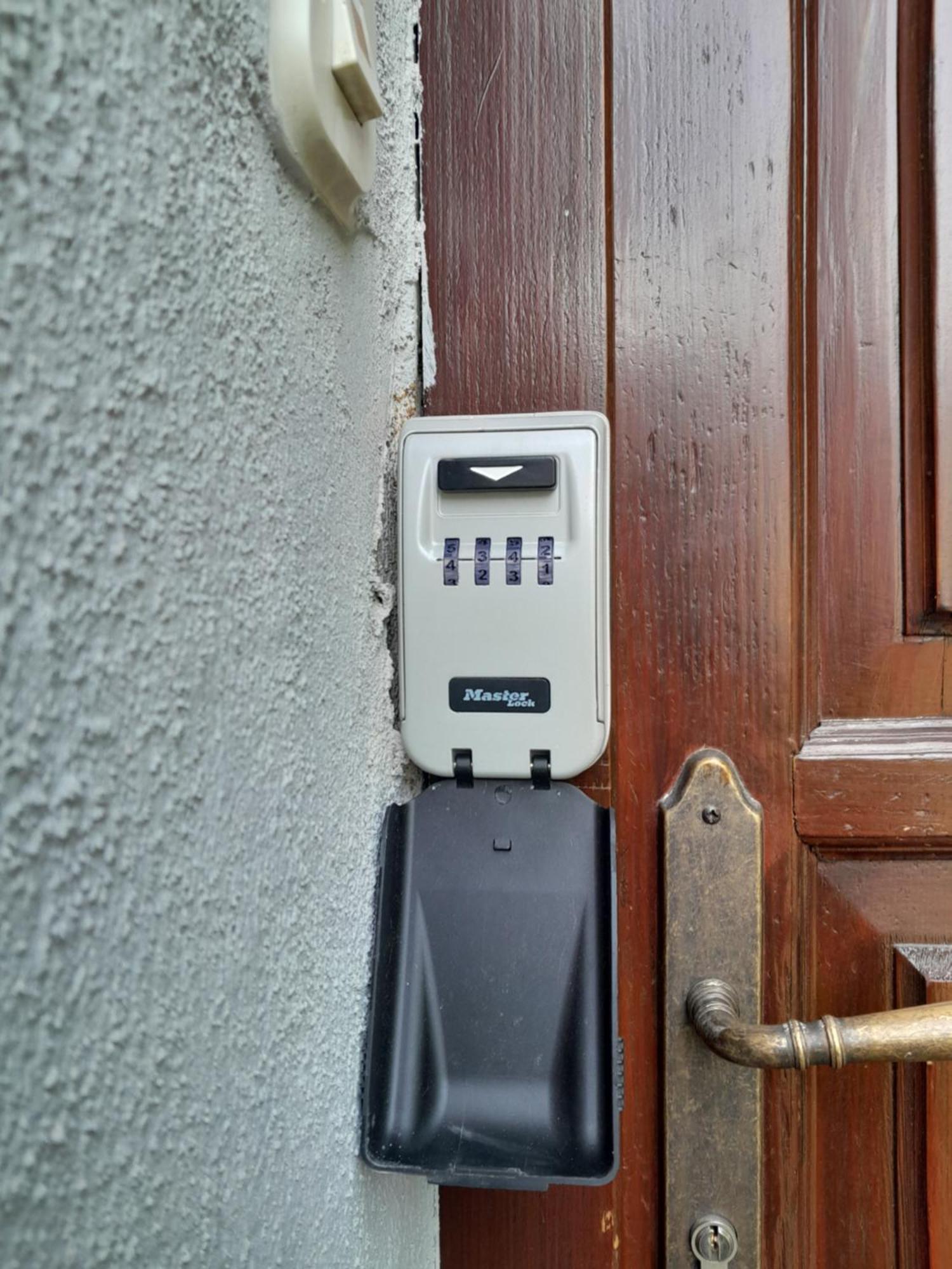 Gm Apartment, Free Private Parking ซาเกร็บ ภายนอก รูปภาพ